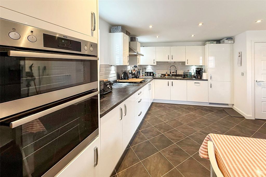 Additional image 15 of 4 bed detached house for saleTatlow Chase, Littlehampton, West Sussex BN17