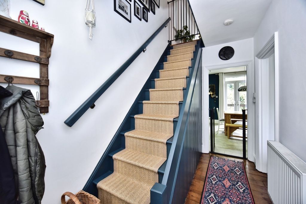 Property photo 2 of 15 Entrance Hall