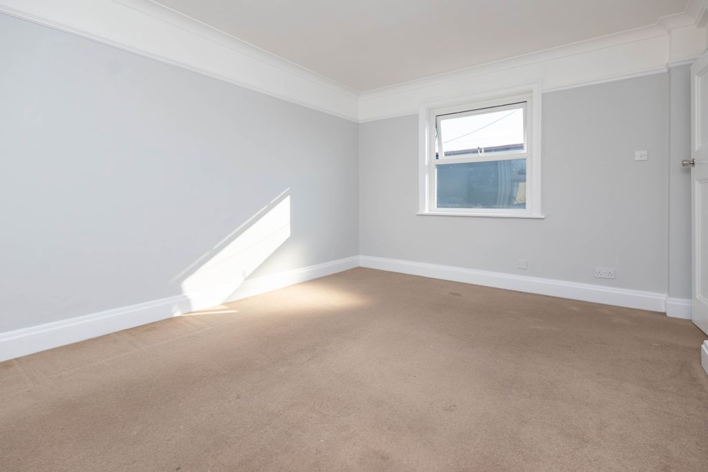 Property photo 2 of 10 Jt3A1017