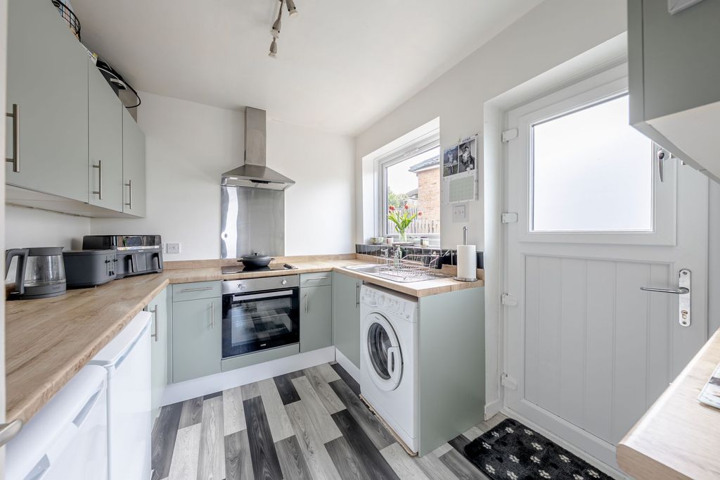 Property photo 2 of 12