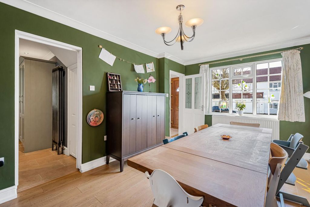 Property photo 3 of 24 Living / Dining Room (Pic 2)