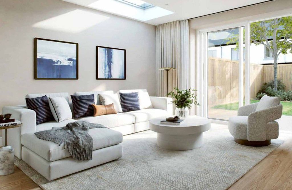 Property photo 3 of 12