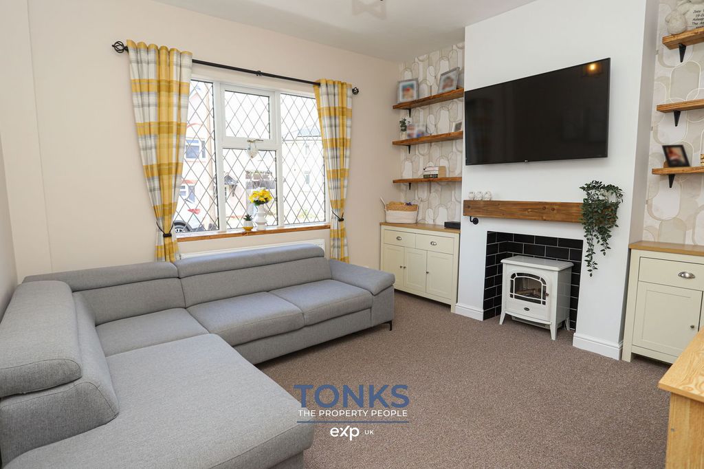 Property photo 2 of 19