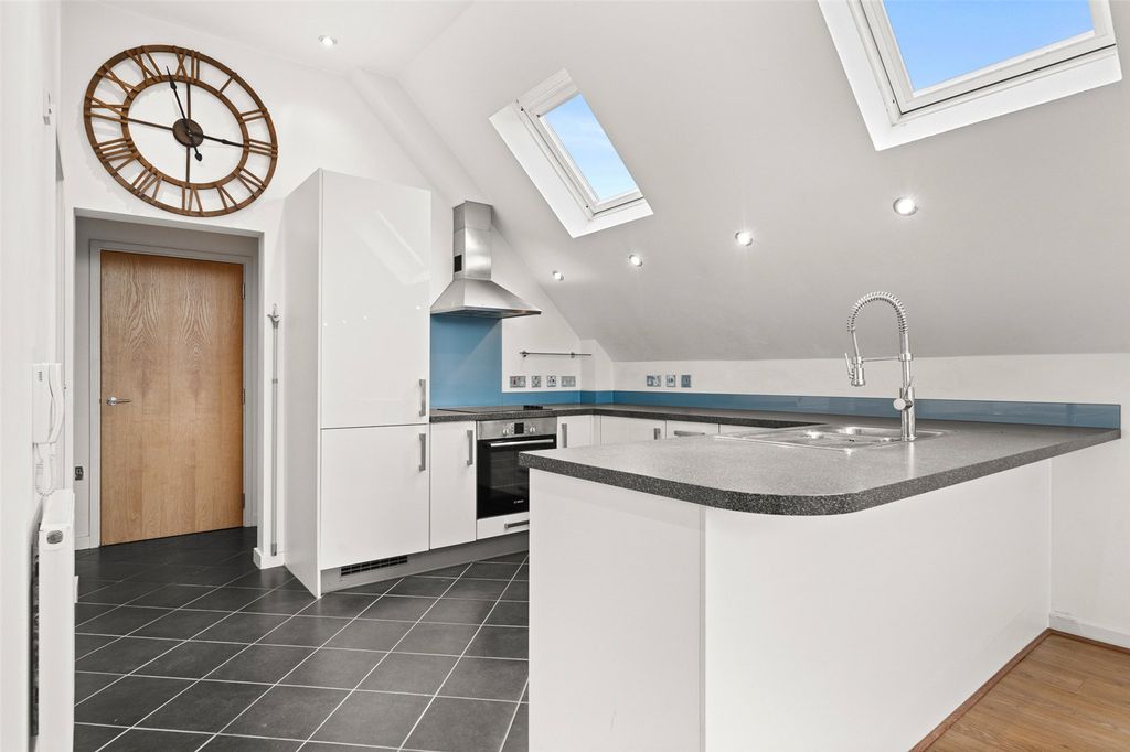 Property photo 3 of 11 Picture No. 21