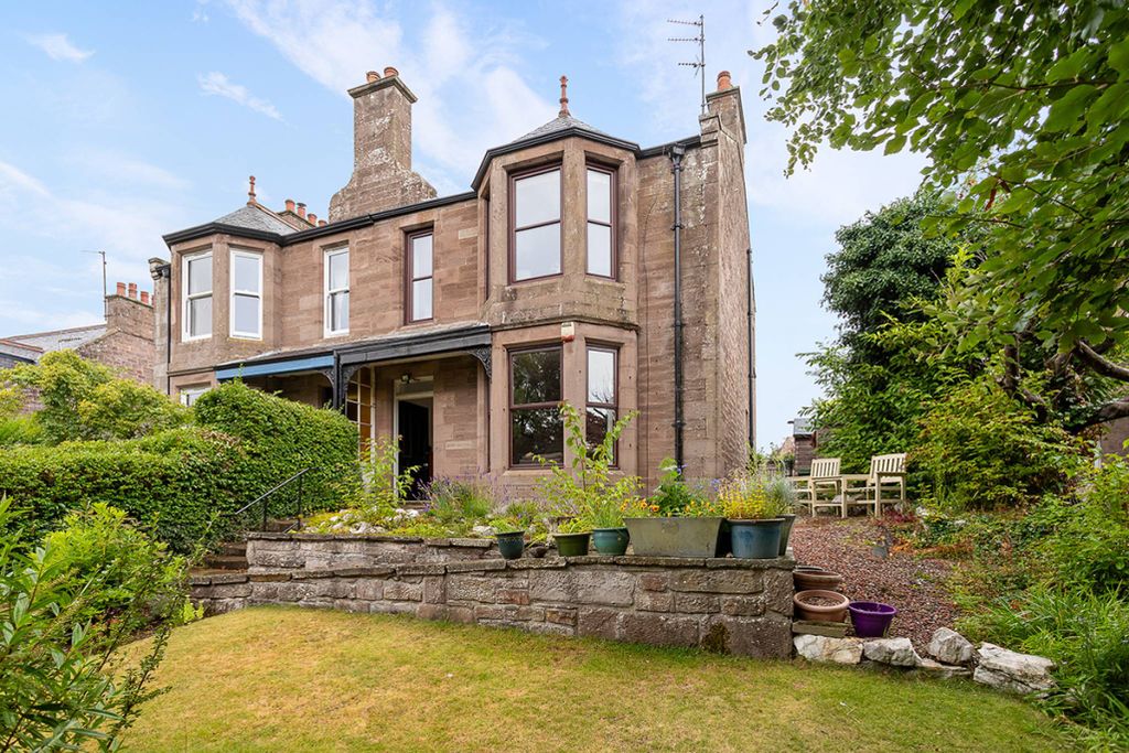 Property photo 1 of 21