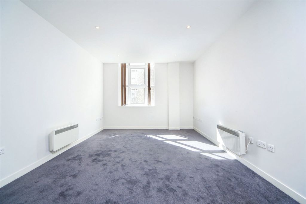 Property photo 3 of 11 Picture No. 02