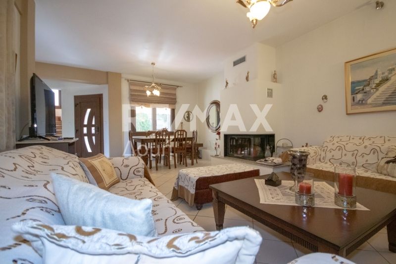 Property photo 3 of 25