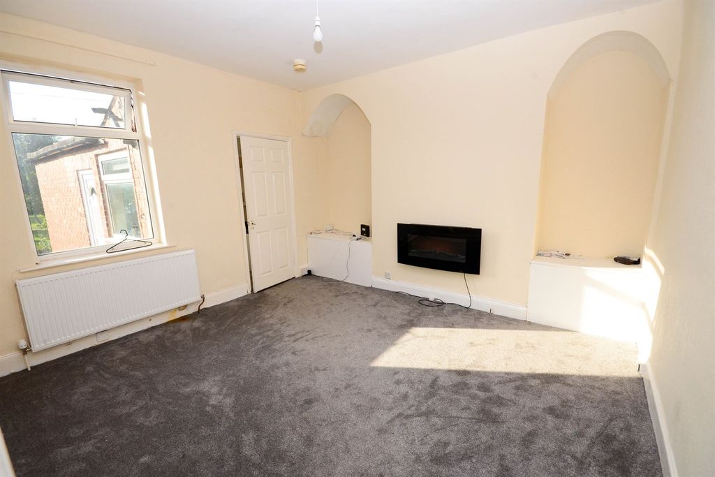 Property photo 2 of 7 Lounge