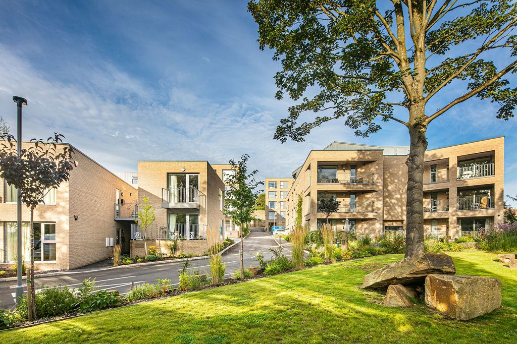 Property photo 2 of 20