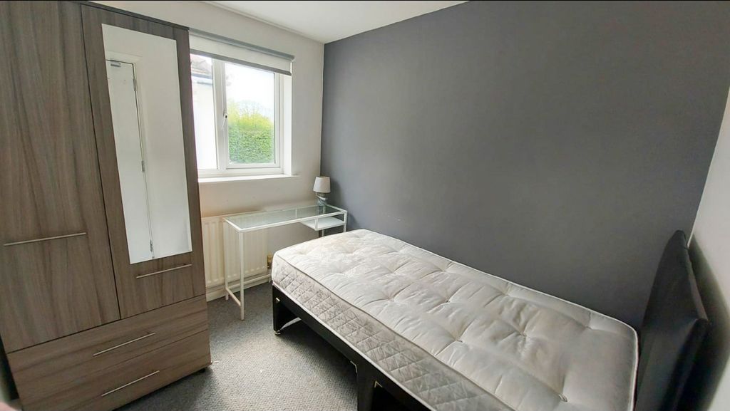 Property photo 2 of 7 2 - Bedroom