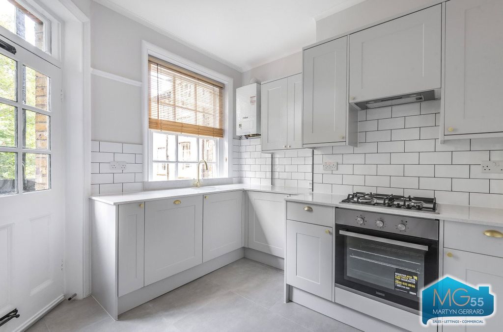 Property photo 3 of 12 Picture No. 02