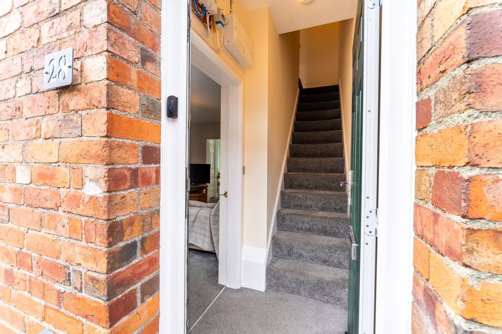 Property photo 3 of 39