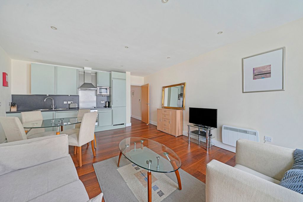 Property photo 1 of 9