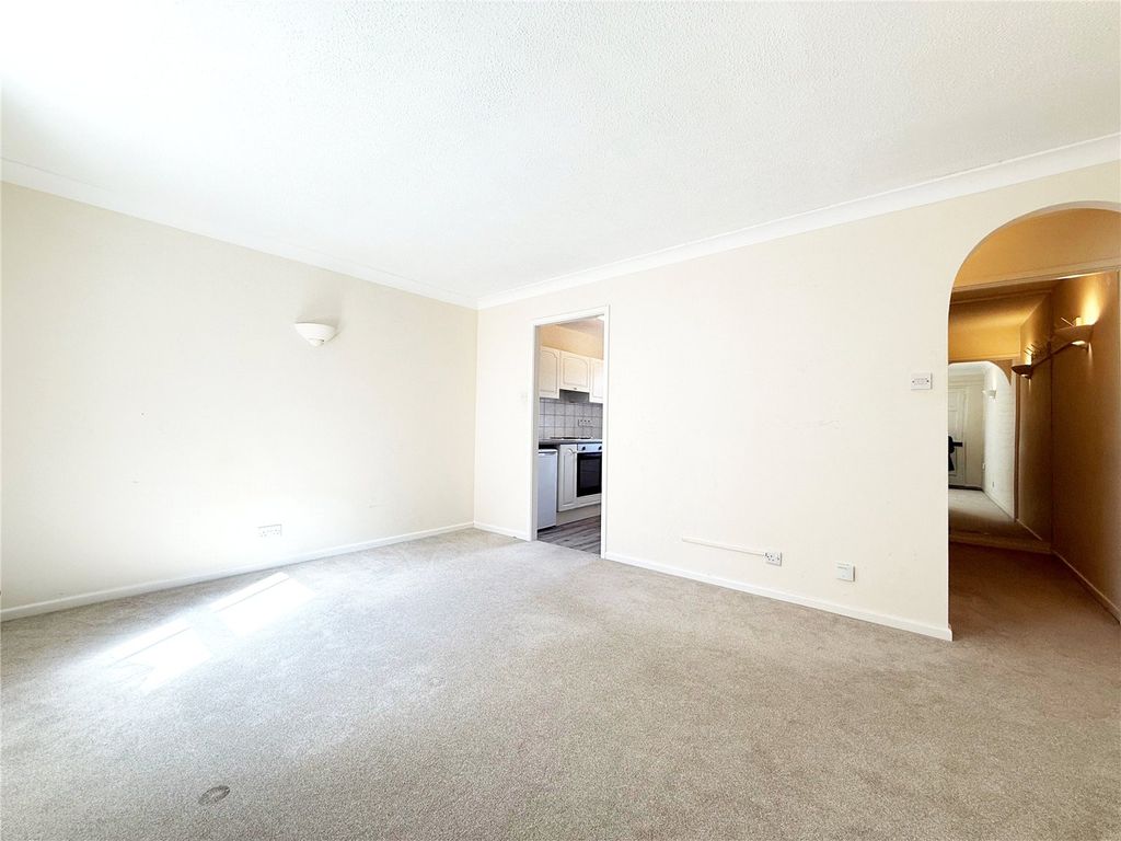 Property photo 2 of 11 Picture No. 18