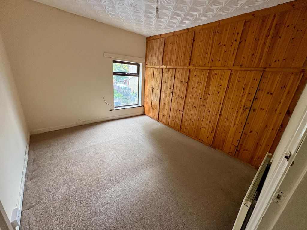 Property photo 3 of 7 Photo 2