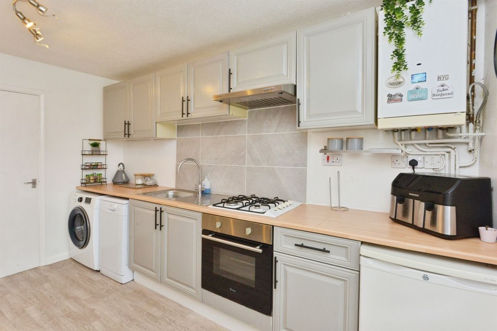 Property photo 2 of 17