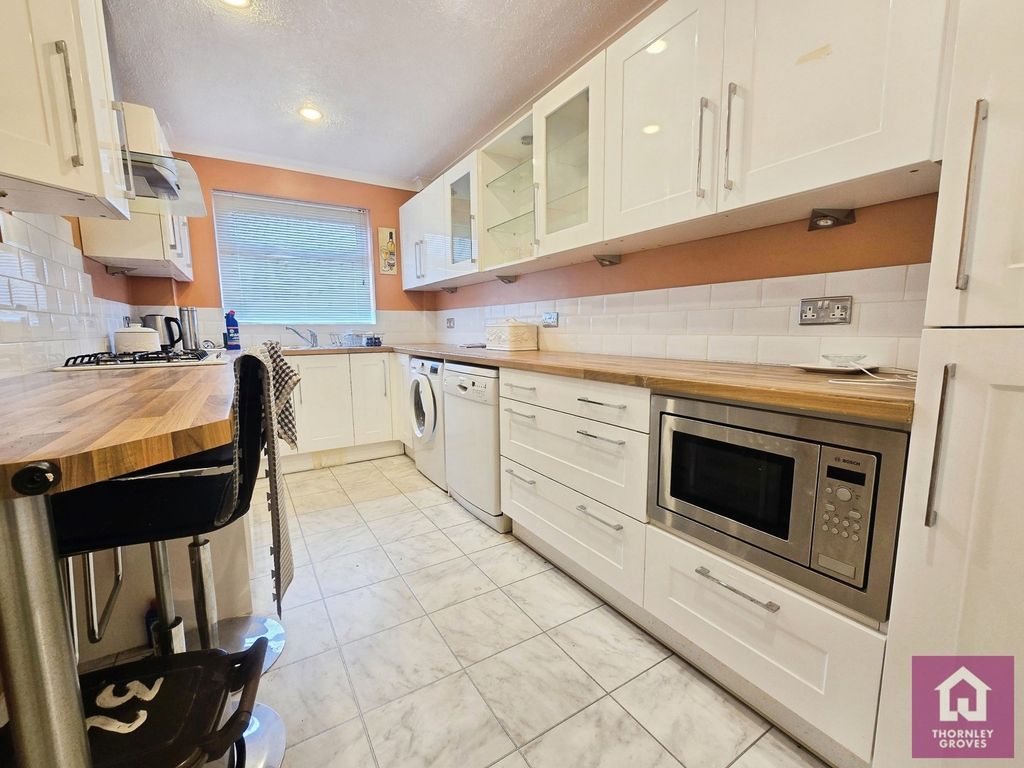 Property photo 2 of 16 Pbox-Img.Jpg