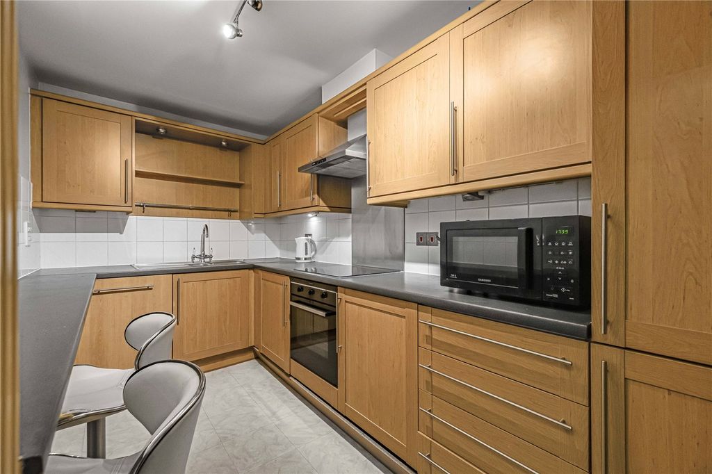 Property photo 2 of 24 Kitchen