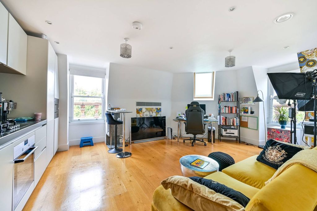 Property photo 2 of 6