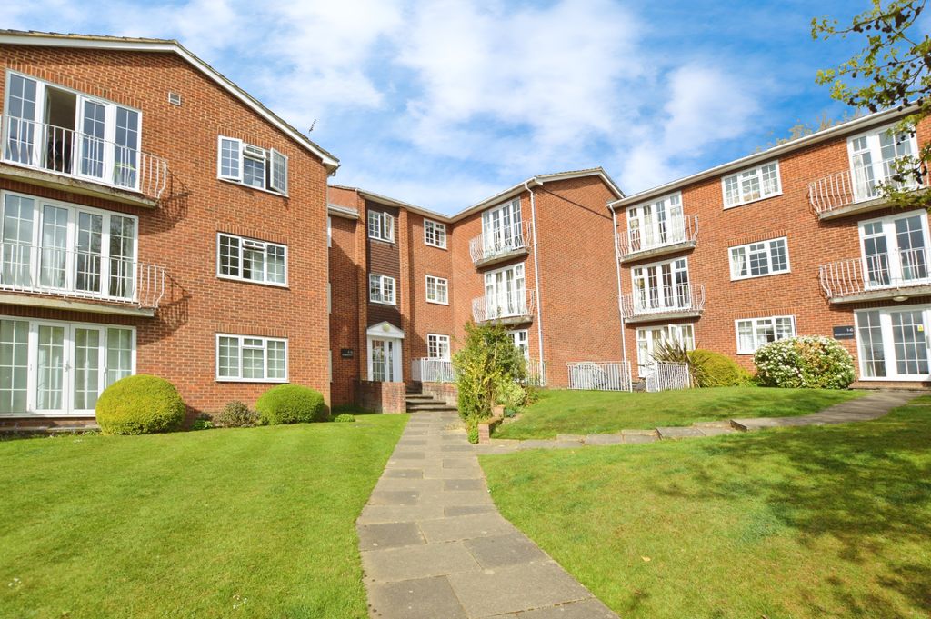 Property photo 1 of 9 Eec8384A-Front 20Shpt