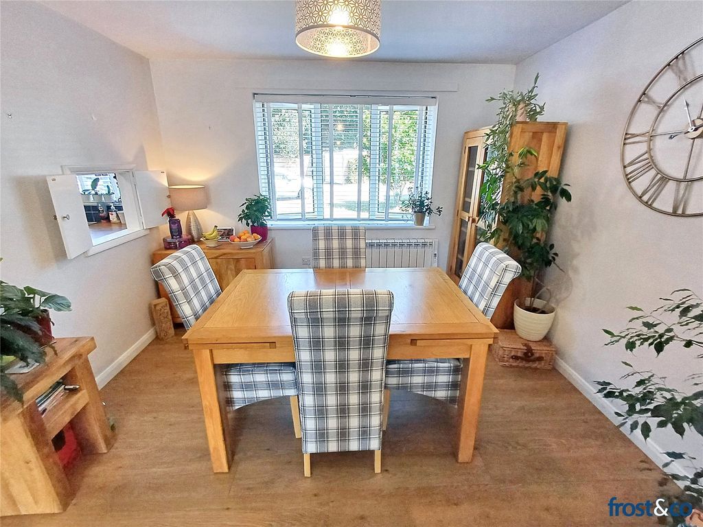 Property photo 3 of 16 Dining Area