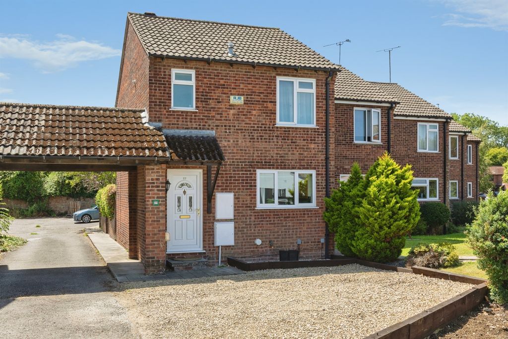 Property photo 1 of 28