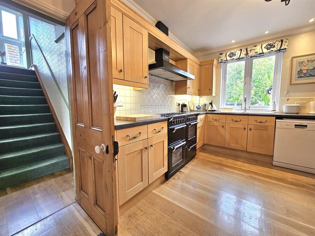 Property photo 3 of 22