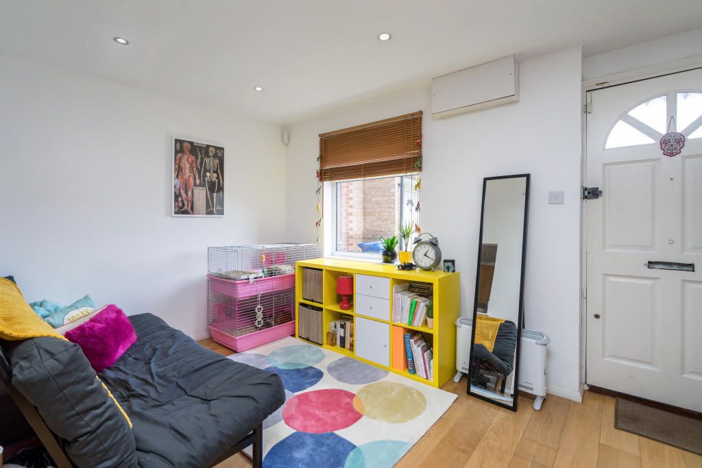 Property photo 2 of 9 2