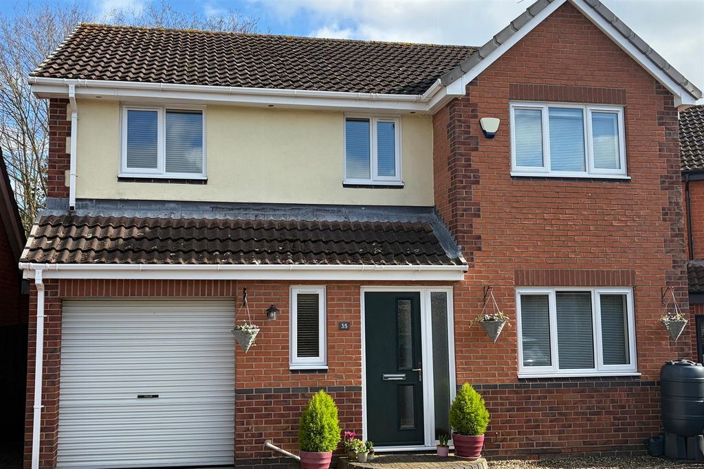 Property photo 1 of 20 Inglefield (1).Jpg