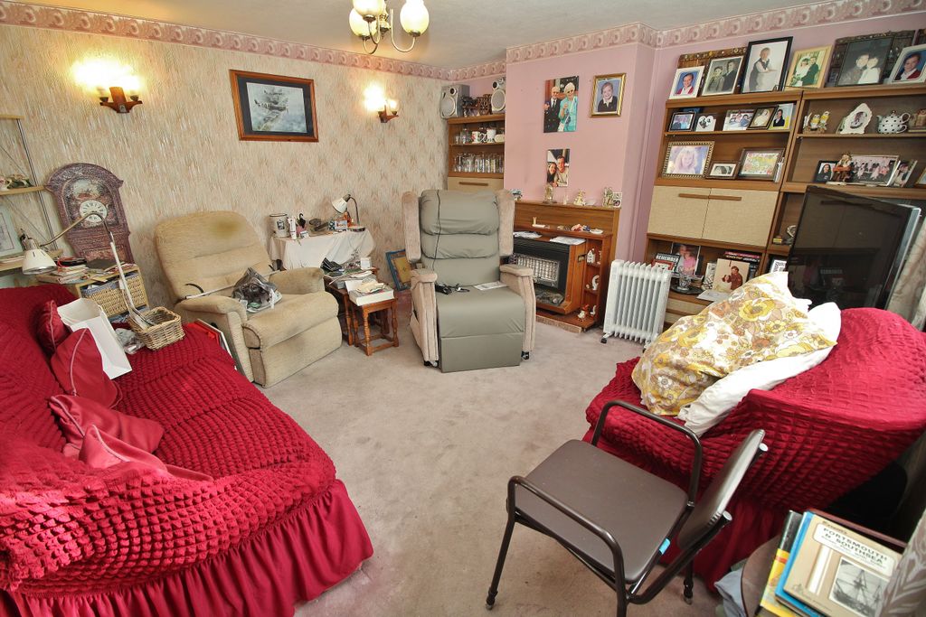 Property photo 3 of 8