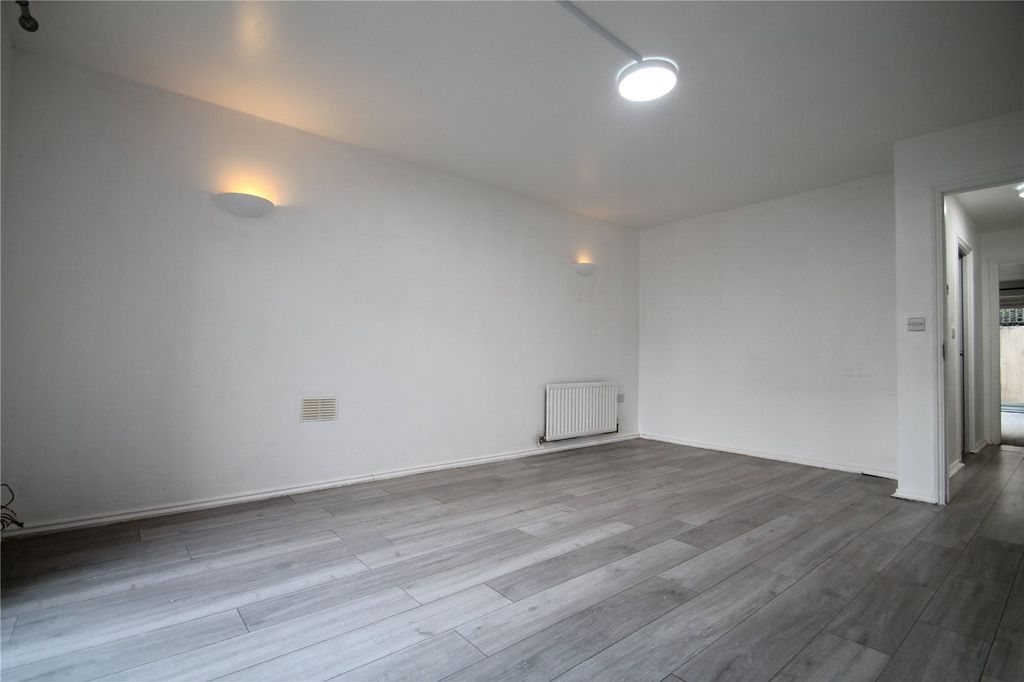 Property photo 3 of 32 Picture No. 36