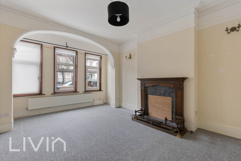 Property photo 2 of 15 65 Langdale Road, Cr7 - 1