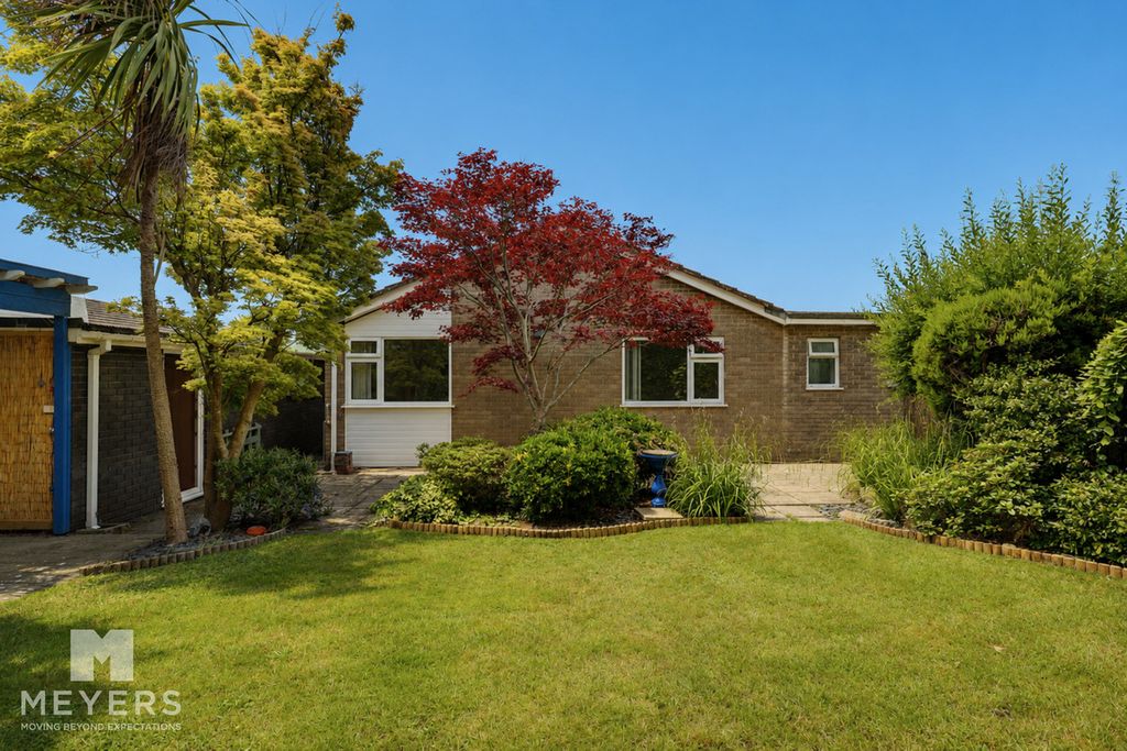 Property photo 2 of 34