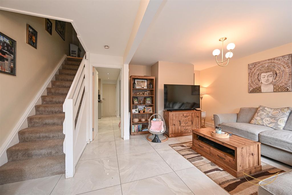 Property photo 3 of 25 Dhp-11.Jpg