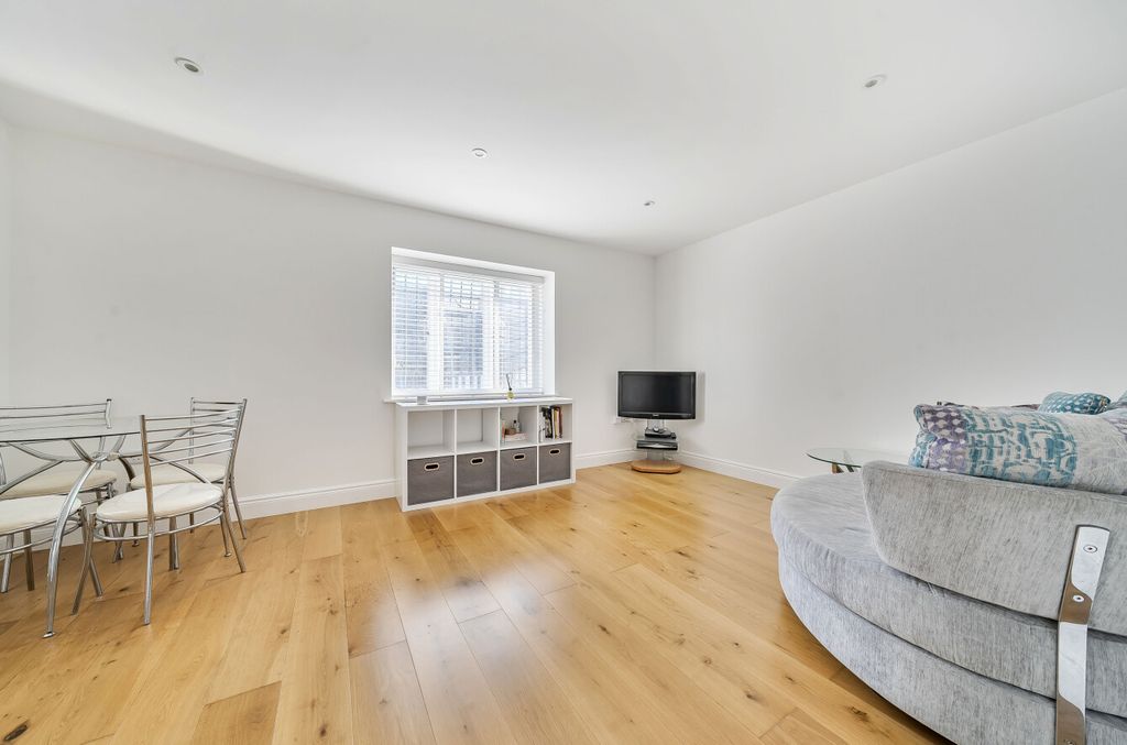 Additional image 17 of 2 bed flat for saleHigh Street, East Grinstead, West Sussex RH19
