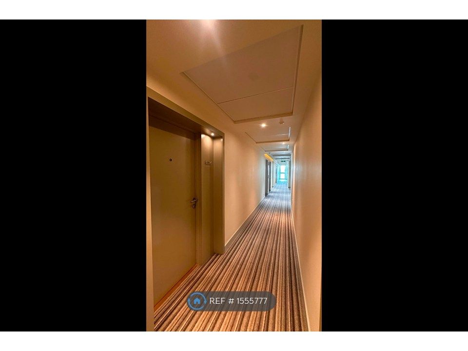 Property photo 3 of 12 Entrance