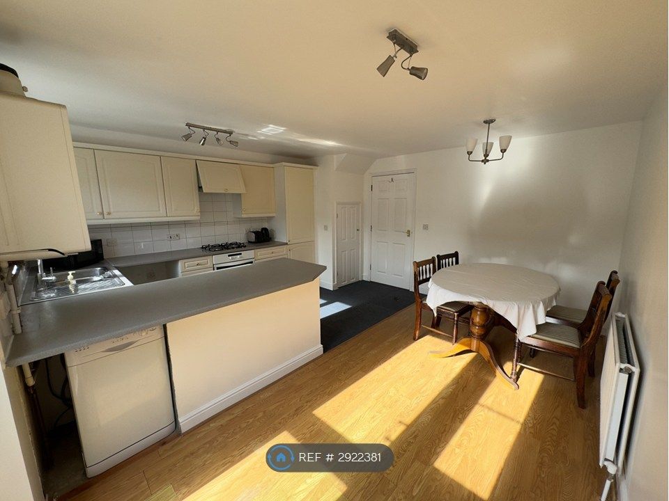 Property photo 3 of 11 Kitchen/Dining