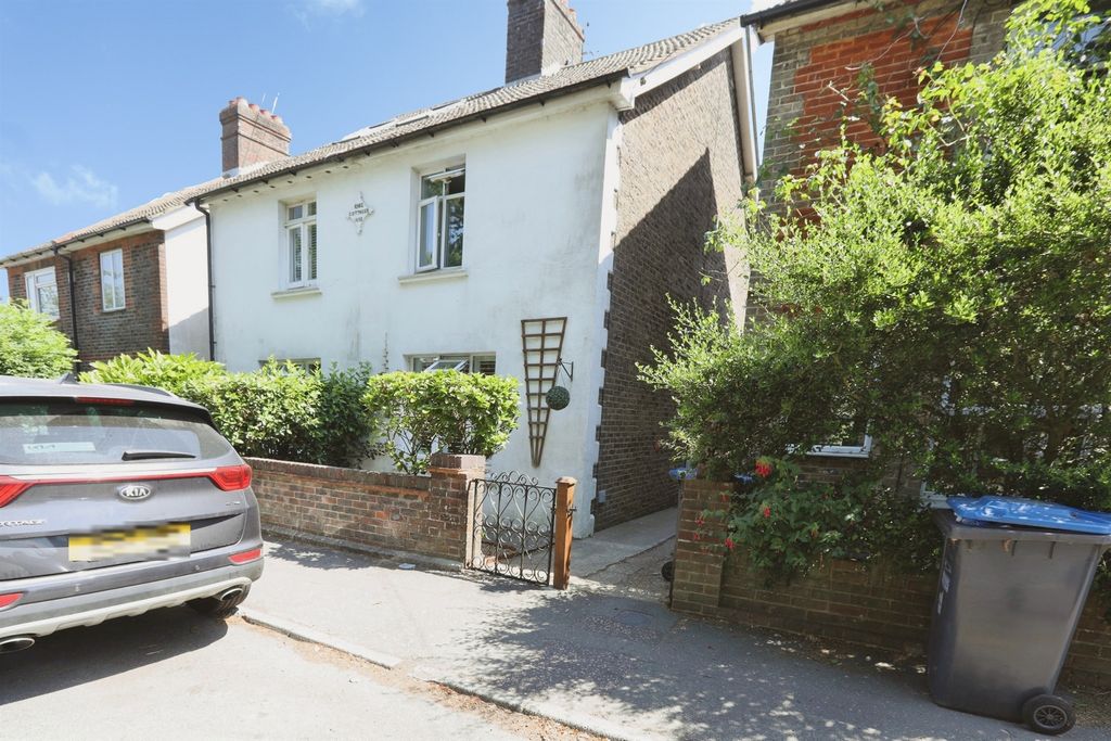 Property photo 3 of 13
