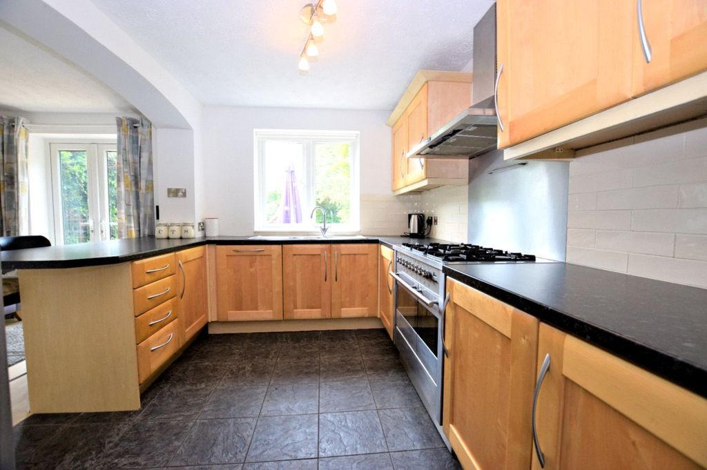 Property photo 2 of 16 Picture No. 02