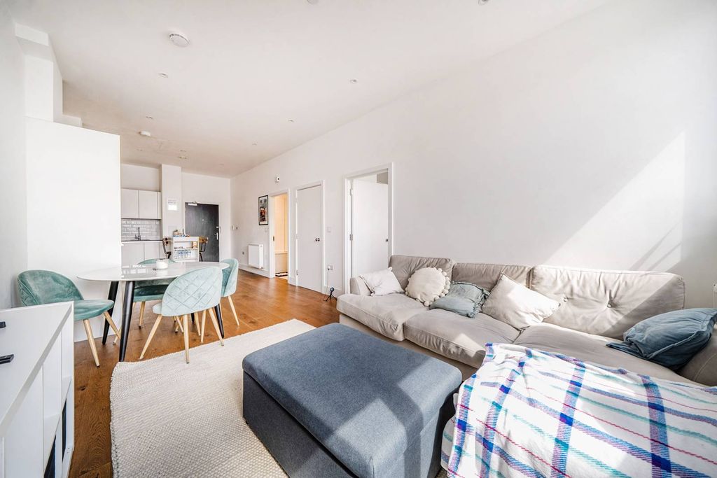 Property photo 2 of 10