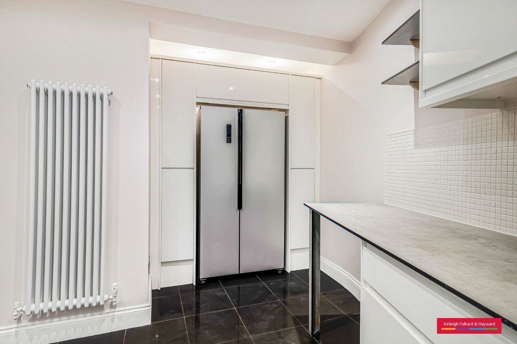 Property photo 3 of 12 Picture No. 14