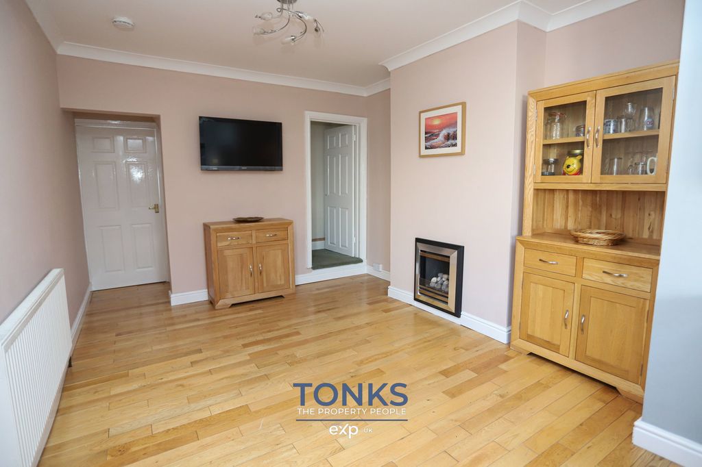 Property photo 2 of 16