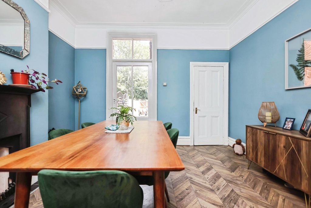 Property photo 3 of 18 Photo