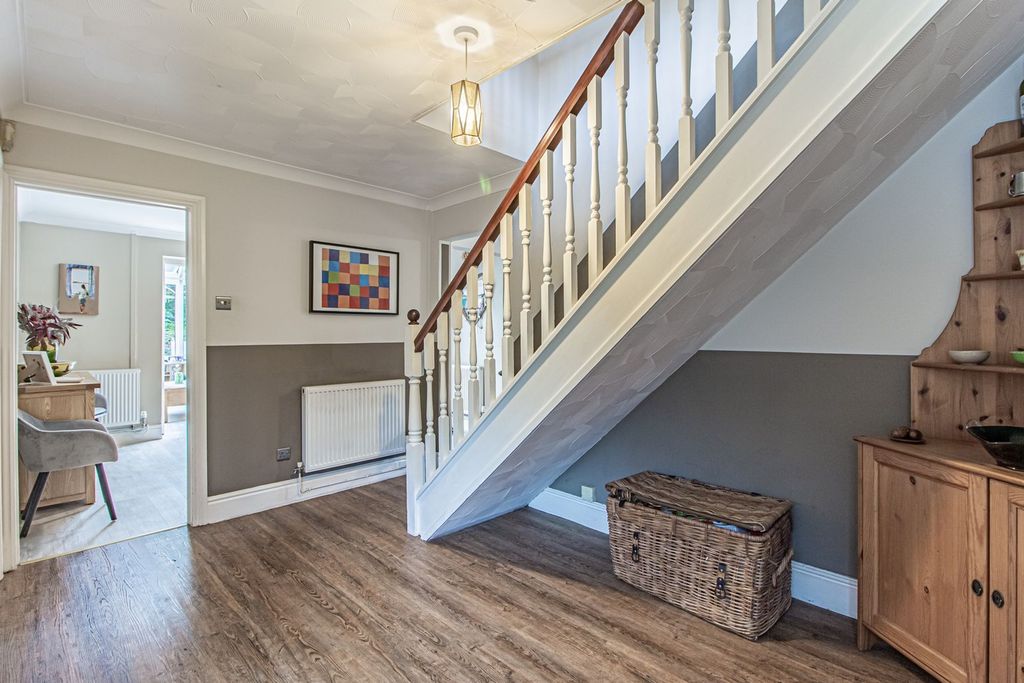 Property photo 3 of 39