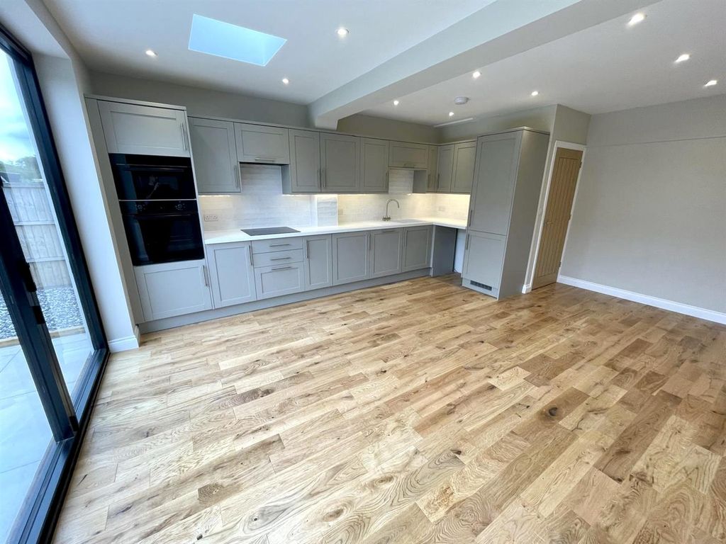Property photo 3 of 12 Img_2151.Jpg