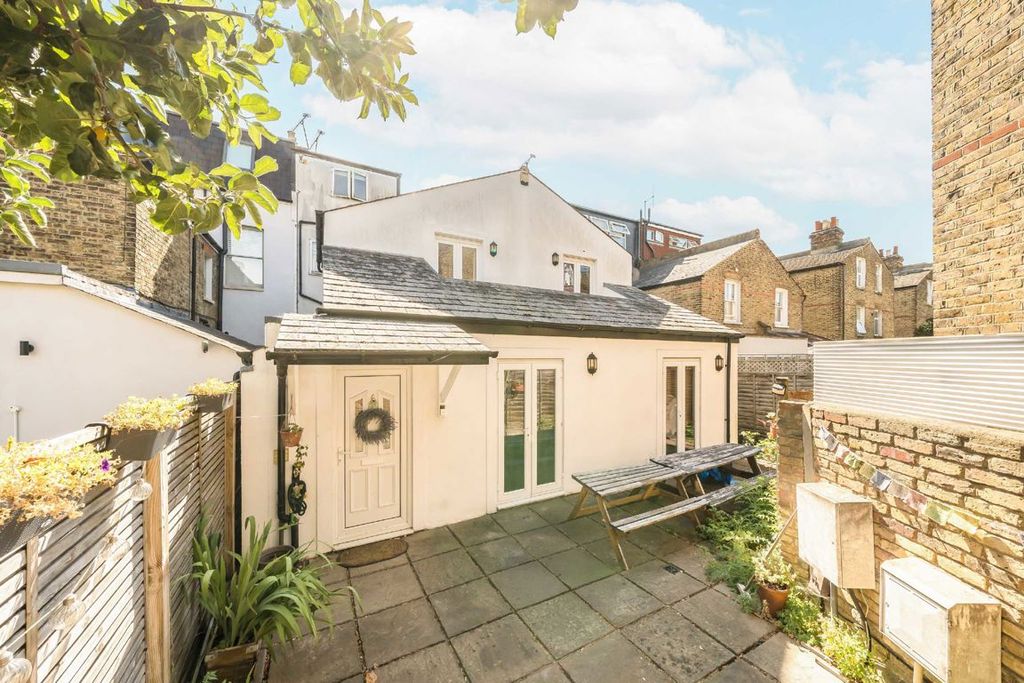 Property photo 1 of 6