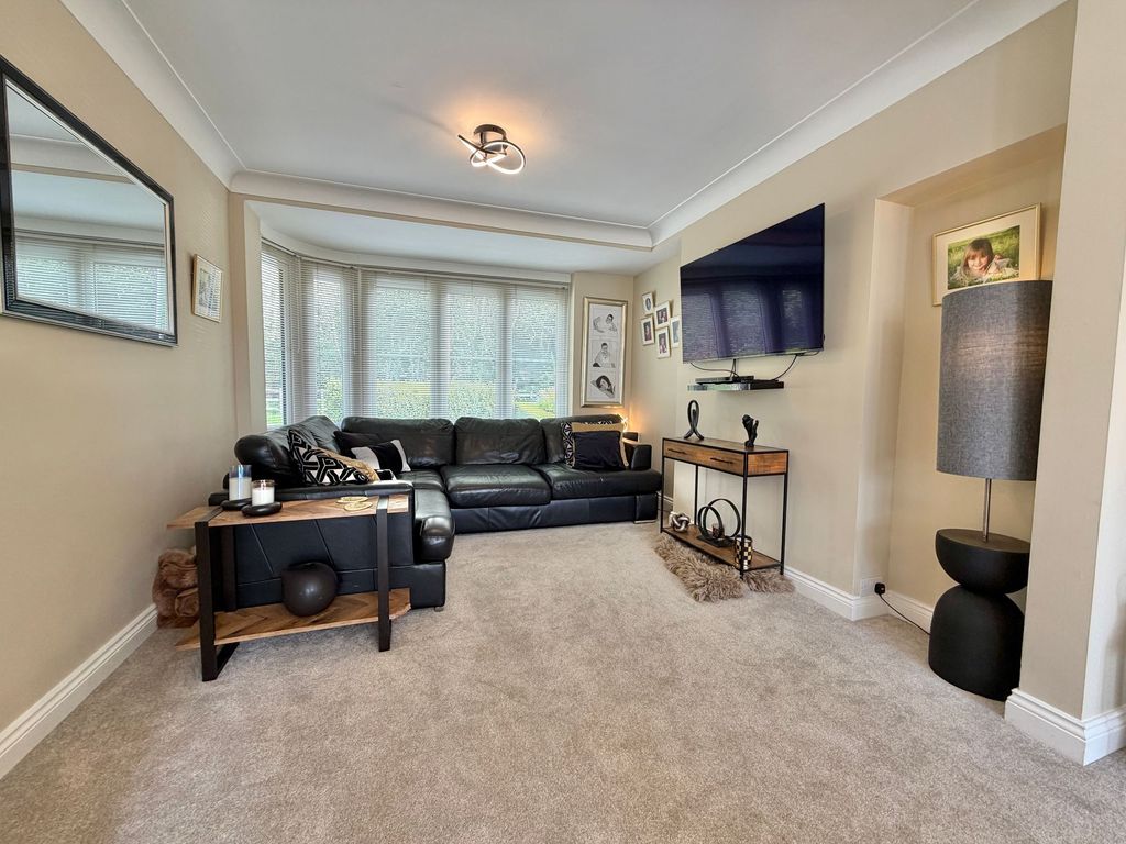 Property photo 3 of 21 Lounge/Diner