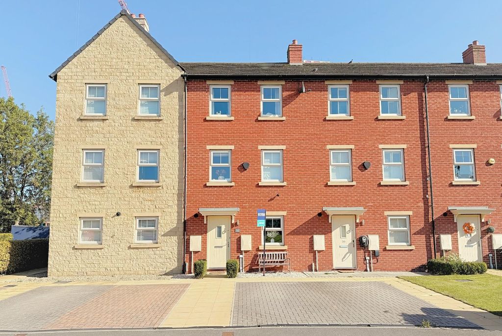 Property photo 1 of 22 Front View