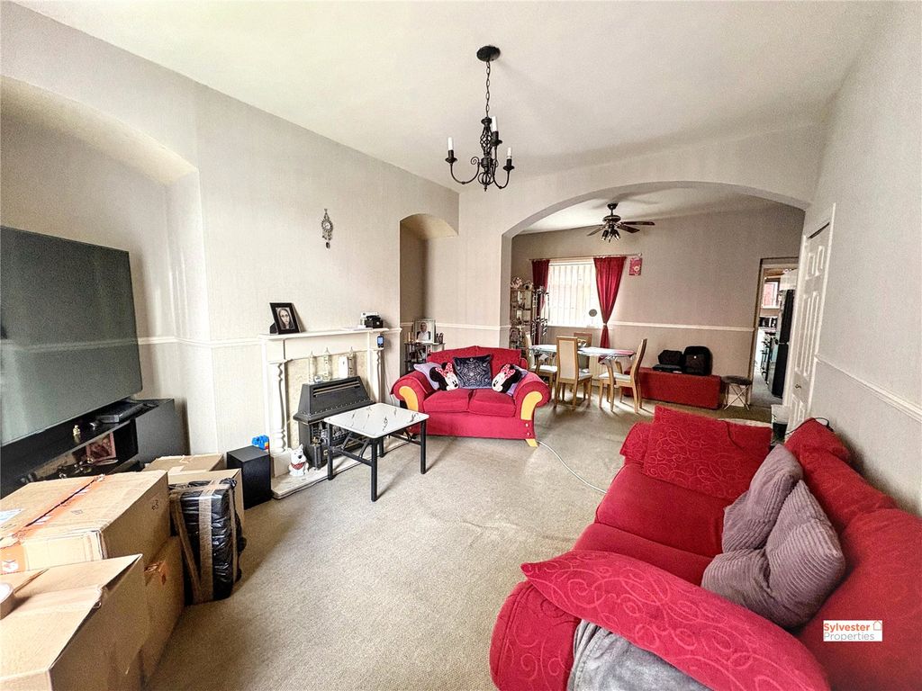 Property photo 2 of 18 Picture No. 13