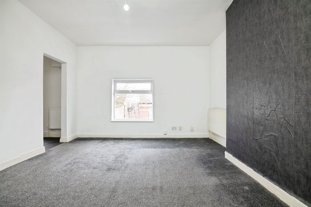 Property photo 3 of 13 Image